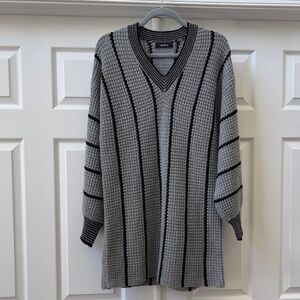 Dokotoo Gray and Black Waffle Knit Oversized V-neck Long Sleeve Sweater, Size XL